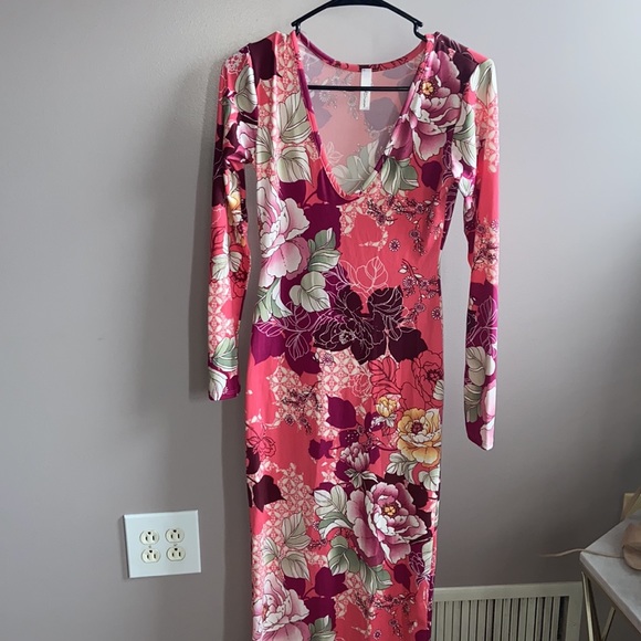 Floral Glory Dress. - Picture 7 of 10